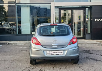 Подержанный автомобиль Opel Corsa 2010 года (6 фото)