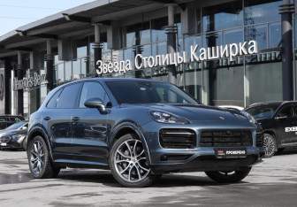 Подержанный автомобиль Porsche Cayenne 2019 года (22 фото)
