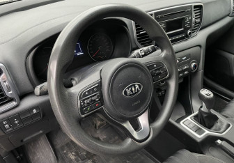 Подержанный автомобиль Kia Sportage 2018 года (13 фото)