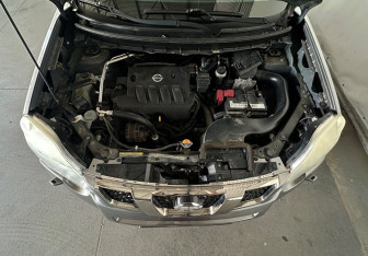 Подержанный автомобиль Nissan X-Trail 2011 года (20 фото)