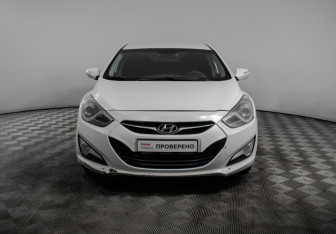 Подержанный автомобиль Hyundai i40 Sedan 2013 года (2 фото)