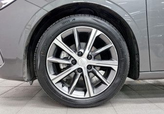 Подержанный автомобиль Geely Emgrand 2024 года (17 фото)