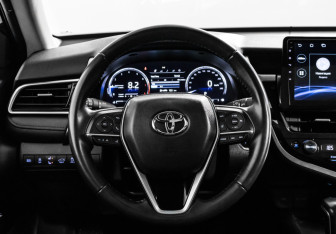 Подержанный автомобиль Toyota Camry Sedan 2022 года (24 фото)