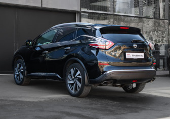 Подержанный автомобиль Nissan Murano Suv 2017 года (6 фото)