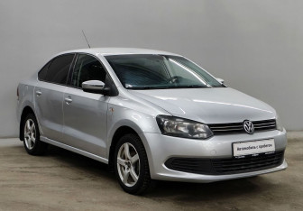 Подержанный автомобиль Volkswagen Polo Sedan 2011 года (3 фото)