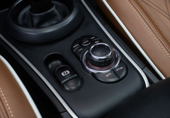 Подержанный автомобиль MINI Countryman 2021 года (19 фото)