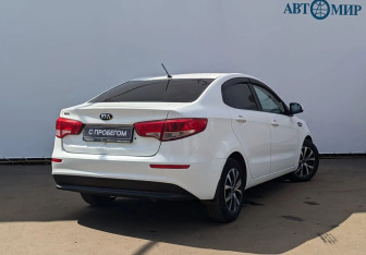 Подержанный автомобиль Kia Rio Sedan 2016 года (8 фото)