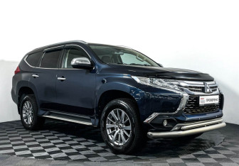 Подержанный автомобиль Mitsubishi Pajero Sport 2017 года (3 фото)