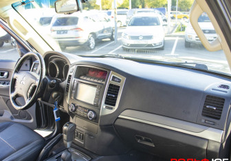 Подержанный автомобиль Mitsubishi Pajero 2014 года (9 фото)
