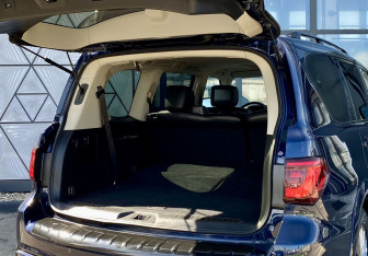 Подержанный автомобиль Infiniti QX80 2018 года (10 фото)