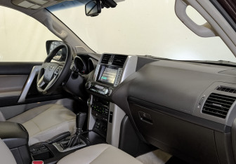 Подержанный автомобиль Toyota Land Cruiser Prado 2011 года (11 фото)