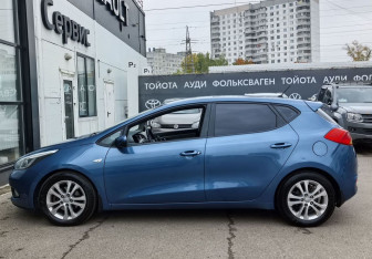 Подержанный автомобиль Kia Ceed Hatchback 2012 года (8 фото)