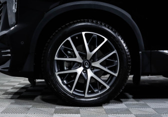 Подержанный автомобиль GAC GS8 2024 года (15 фото)