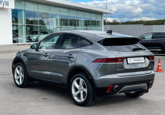 Подержанный автомобиль Jaguar E-Pace 2019 года (7 фото)