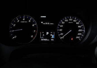 Подержанный автомобиль Mitsubishi Outlander 2012 года (11 фото)