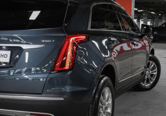 Подержанный автомобиль Cadillac XT5 2020 года (28 фото)