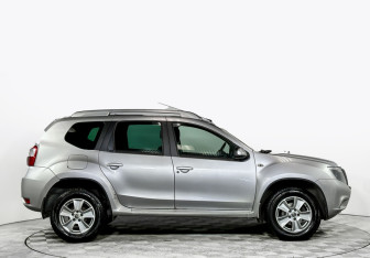 Подержанный автомобиль Nissan Terrano 2015 года (4 фото)