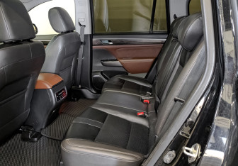 Подержанный автомобиль GAC GS8 2020 года (12 фото)