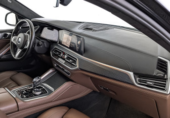 Подержанный автомобиль BMW X6 2020 года (13 фото)