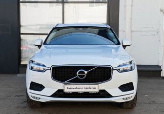 Подержанный автомобиль Volvo XC60 2020 года (2 фото)