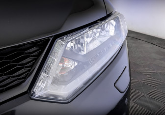 Подержанный автомобиль Nissan X-Trail 2015 года (17 фото)