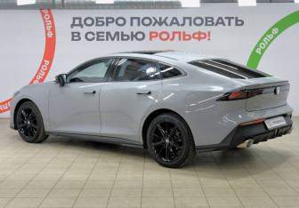 Подержанный автомобиль Changan UNI-V 2023 года (6 фото)