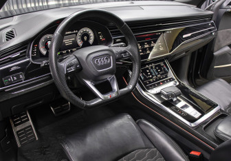 Подержанный автомобиль Audi Q8 2019 года (16 фото)