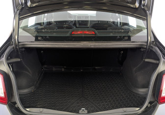 Подержанный автомобиль Renault Logan Sedan 2021 года (10 фото)