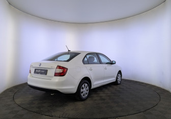 Подержанный автомобиль Skoda Rapid Liftback 2019 года (5 фото)
