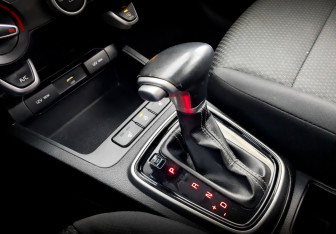 Подержанный автомобиль Kia Rio Hatchback 2021 года (27 фото)