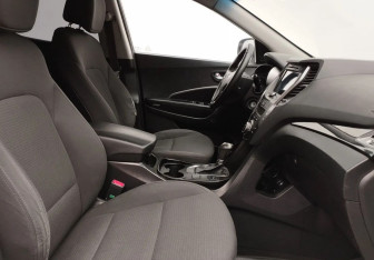 Подержанный автомобиль Hyundai Santa Fe 2013 года (10 фото)