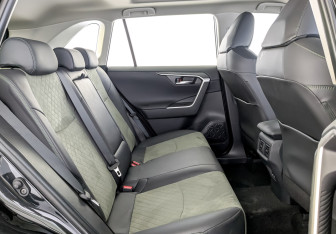 Новый Toyota RAV4 2025 (12 фото)