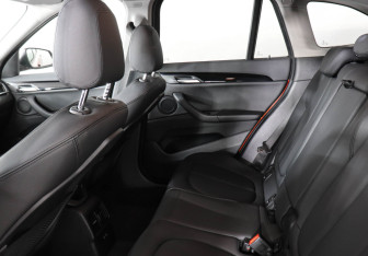Подержанный автомобиль BMW X1 2020 года (13 фото)