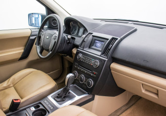Подержанный автомобиль Land Rover Freelander 2013 года (10 фото)