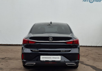 Подержанный автомобиль Changan Eado Plus 2023 года (6 фото)