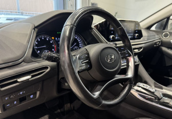 Подержанный автомобиль Hyundai Sonata 2020 года (13 фото)
