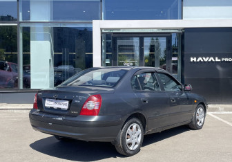 Подержанный автомобиль Hyundai Elantra Sedan 2008 года (5 фото)