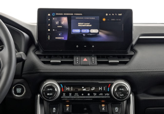 Новый Toyota RAV4 2025 (11 фото)