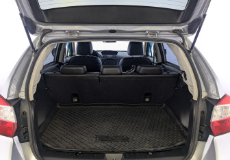 Подержанный автомобиль Subaru XV 2014 года (10 фото)