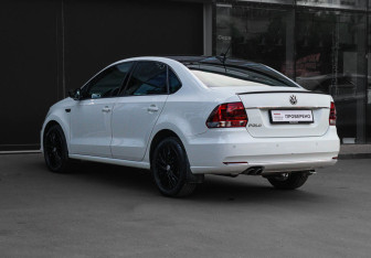 Подержанный автомобиль Volkswagen Polo Sedan 2018 года (6 фото)