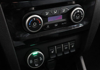 Подержанный автомобиль LADA (ВАЗ) XRAY 2018 года (14 фото)