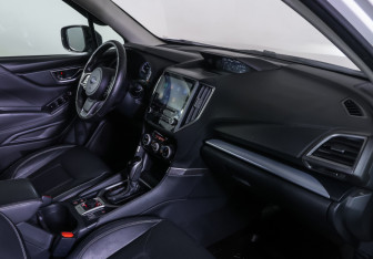 Подержанный автомобиль Subaru Forester Suv 2018 года (10 фото)