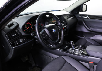 Подержанный автомобиль BMW X4 2017 года (15 фото)