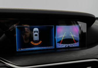 Подержанный автомобиль FAW Bestune T77 2022 года (17 фото)