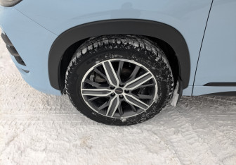 Подержанный автомобиль Exeed LX 2023 года (18 фото)