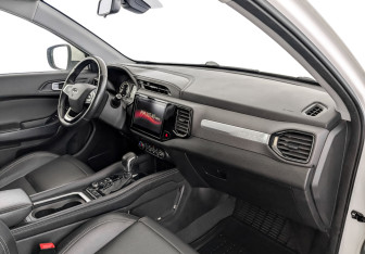 Подержанный автомобиль Chery Tiggo 4 2022 года (11 фото)