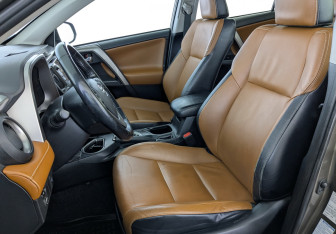 Подержанный автомобиль Toyota RAV4 2018 года (21 фото)