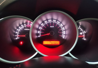 Подержанный автомобиль Kia Venga 2011 года (16 фото)