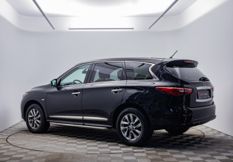 Подержанный автомобиль Infiniti JX 2013 года (7 фото)