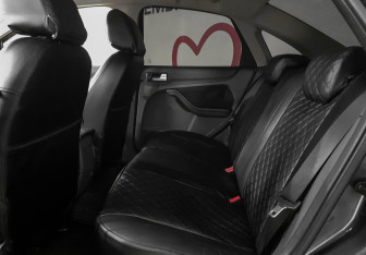 Подержанный автомобиль Ford Focus Sedan 2007 года (10 фото)